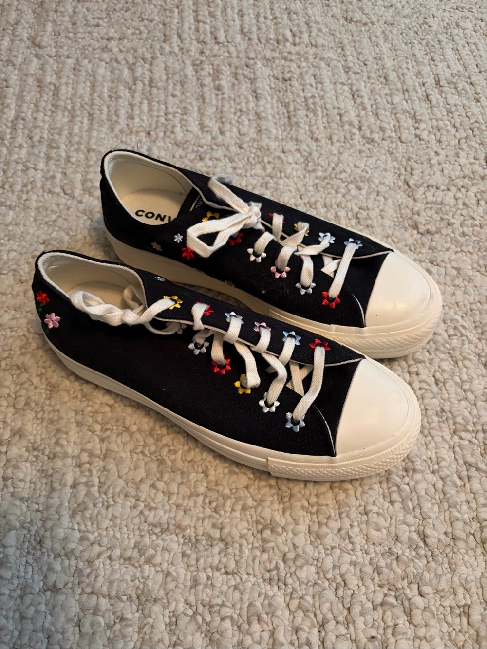 Embroidered Floral Low-Top Platform Converse
